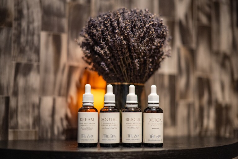 「デトックス」「レスキュー」など、ゲストのニーズに合わせたオリジナルアロマオイル。