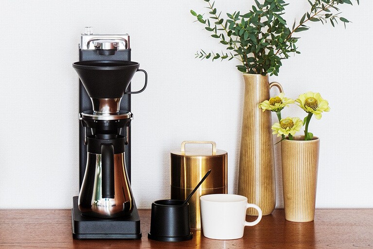 「BALMUDA The Brew」H約37.9×W14×D29.7㎝ 約3.4㎏ 59,400円。