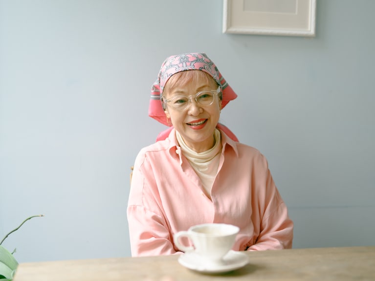 懐かしい思い出を語る安野さん。