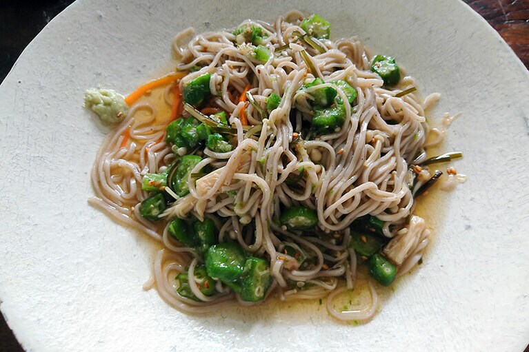 しっかり混ぜて粘りを全体に行きわたらせて。