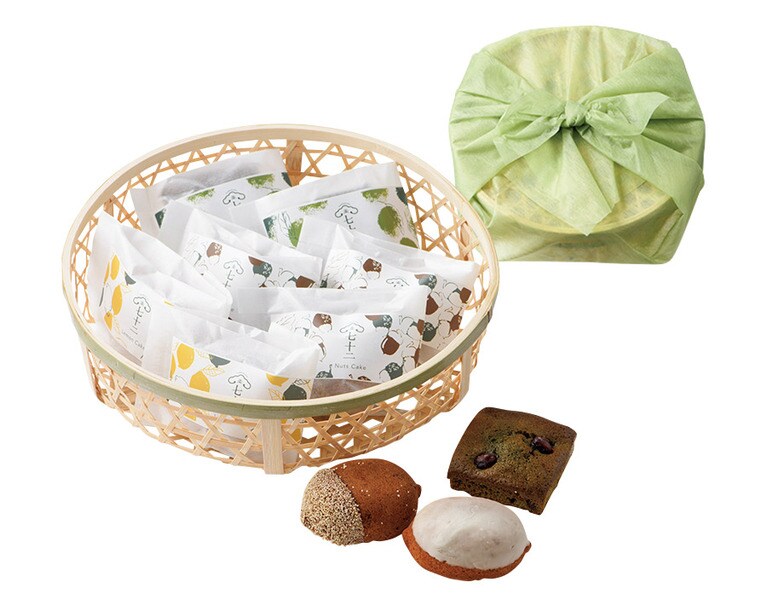 【かまくら七十二】竹かご入り果子ケーキ 13個詰め合わせ　4,630円。賞味・消費期限：30日。通販：可。