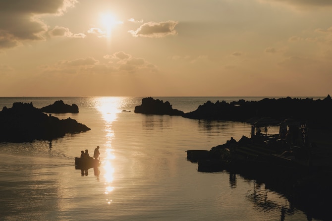 黄金色の夕陽を眺めながらの夕景クルーズ。