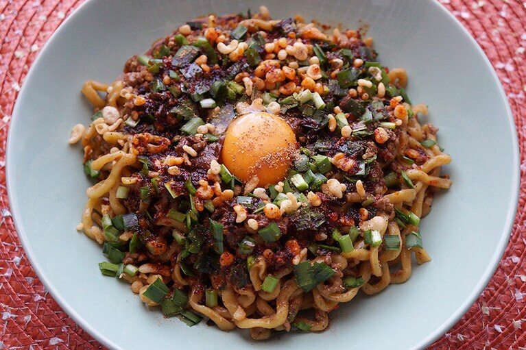 マルシェ限定 「ラーメン凪」の担々麺 汁なし ～ジャンクアレンジ～。