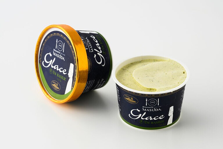 新郷村ふるさと活性化公社「バジルアイス」各310円（80ml）／青森県