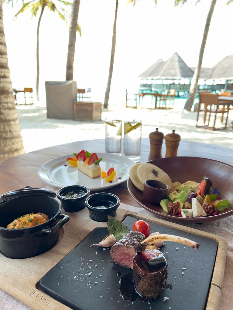 「カシヴェリ」のアラカルトメニュー。ランチとディナーで楽しむことができる。