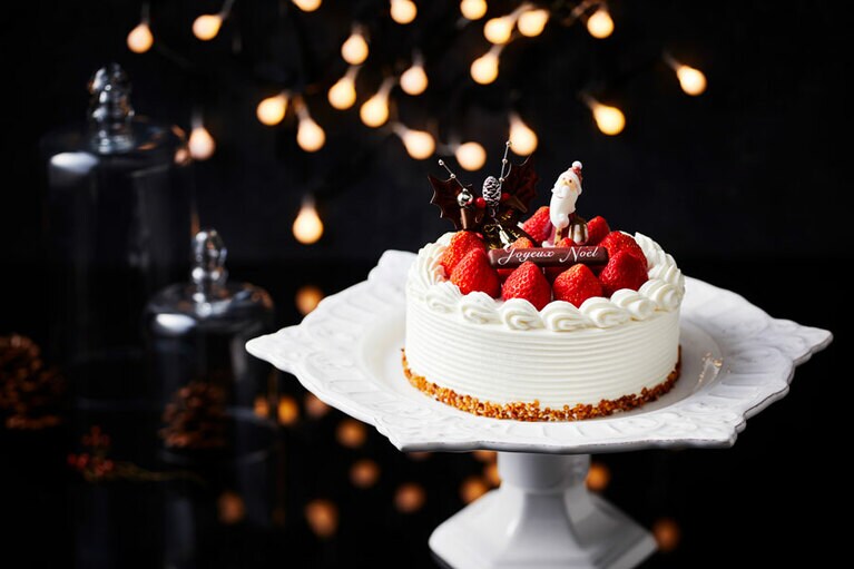 ホテル雅叙園東京「嘉山農園の苺ショートケーキ」(4号：直径12cm、高さ5cm／4,500円、5号：直径15cm、高さ5cm／5,500円)。