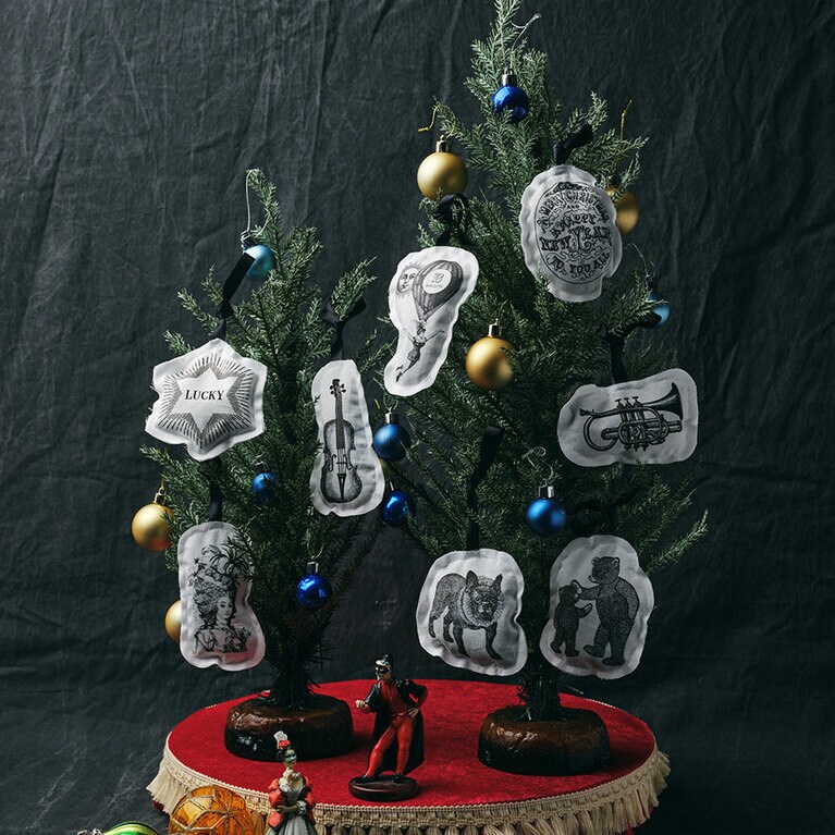 Sachet Ornament クリスマス限定パッケージ入り 8種/Bob, Merry, Lady Actress, Violine, Bears, Lucky Star, Trumpet, Borden ハーブブレンド:ラベンダー/レモングラス/ペパーミント 価格:各1,650円(税込)成分:コットン100%/ナチュラルドライハーブ