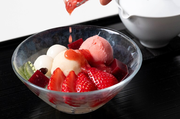 途中、いちご蜜をかけて。