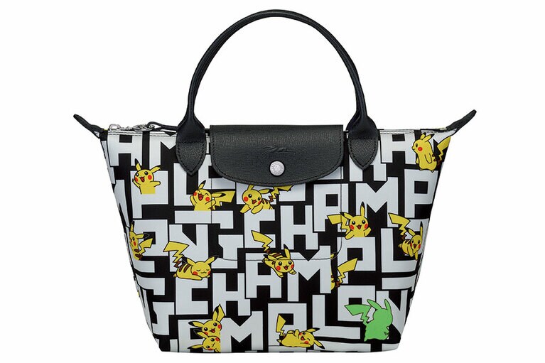 トップハンドルバッグ H22×W23×D14cm 22,000円(税込)。©2020 Pokémon. ©1995-2020 Nintendo/Creatures Inc./GAME FREAKinc.TM, ®, and character names are trademarks of  Nintendo