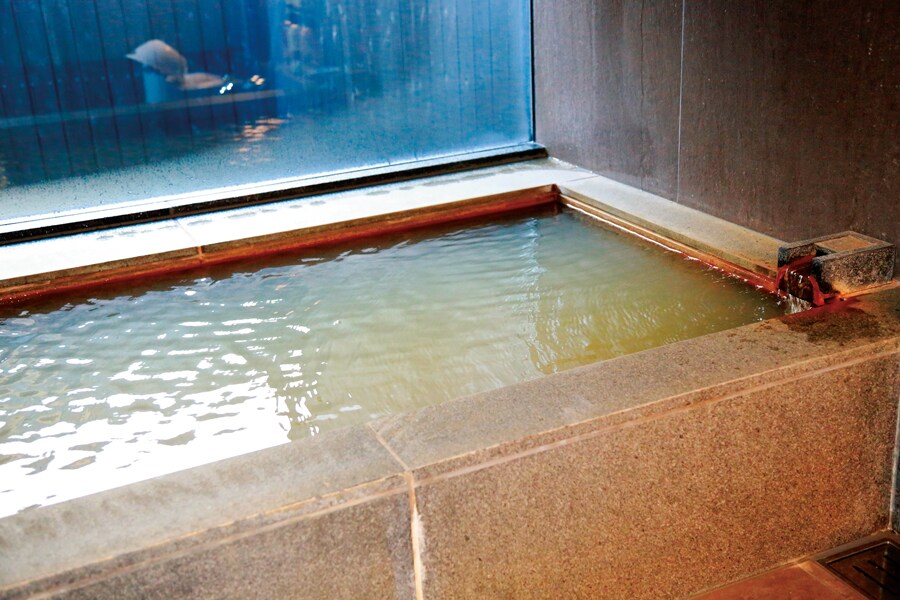 【江差 旅庭 群来】全客室で敷地内に湧出する源泉100％の天然温泉が楽しめる。