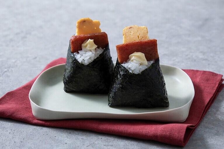 百千(エキュート品川 サウス)「スパムおむすび」 1個290円。