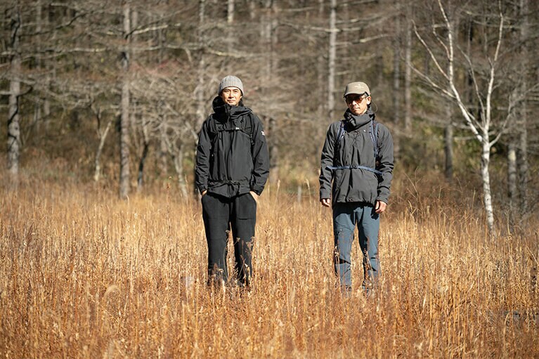 田中行太さん（左）と猪野正哉さん（右）。
