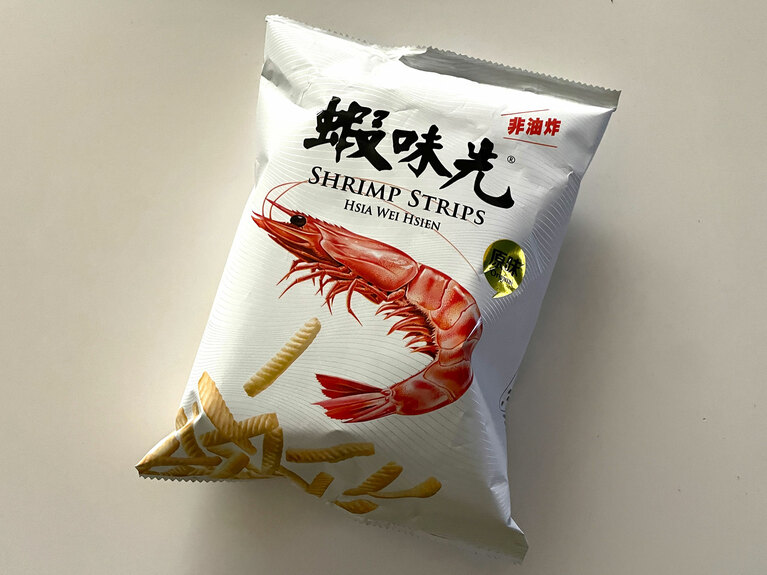 日本のパッケージよりも蝦（えび）のイラストが巨大で、陳列されているときのインパクトも抜群です。初出：2025年3月1日