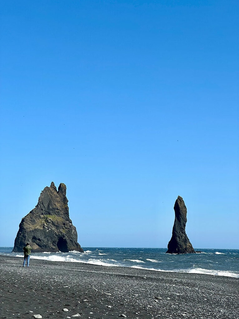 これらの奇岩は妖精・トロールが姿を変えたと言われているそう。