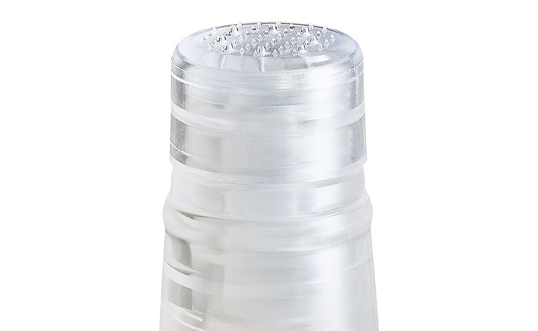 軽く先端を押し当ててカチッとノックするだけ。