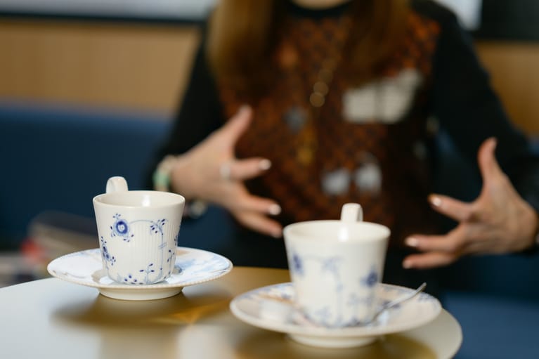 ゆったりとお茶を飲みながら濃厚なトークを。