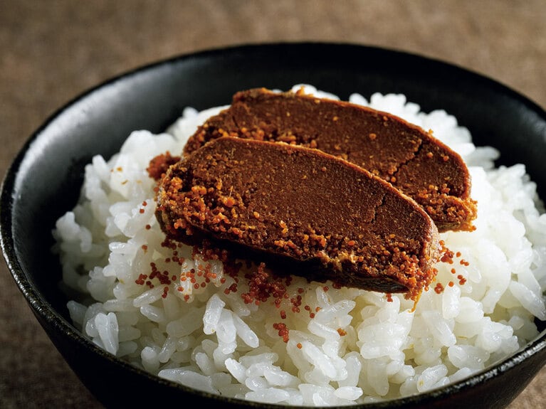 ブランド米：「富富富」（富山） 5kg 5,600円（参考価格）。
ご飯のおとも：「ふぐの子糠漬け」 120g 864円／油与商店