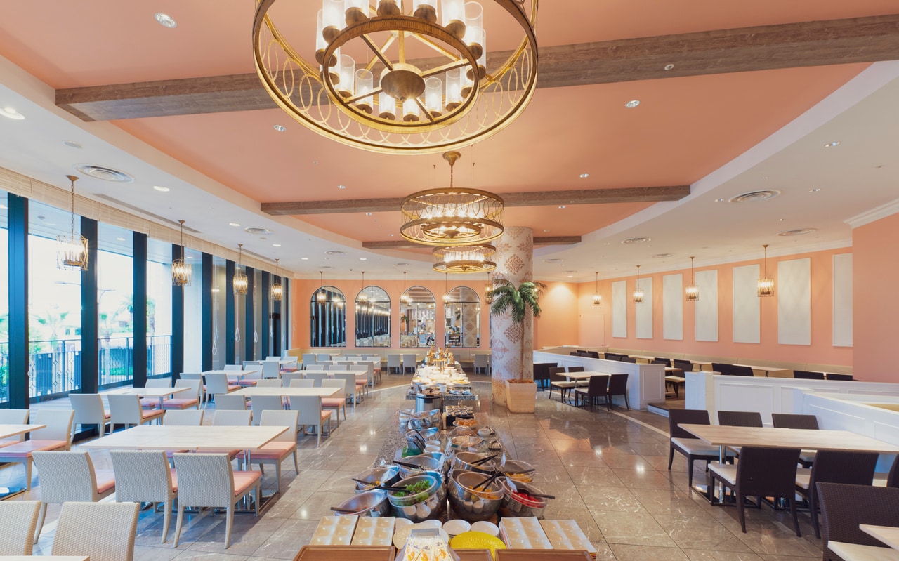 「いちごブッフェ2026」の会場となる、ホテル3Fのブッフェダイニング「アーカラ」。