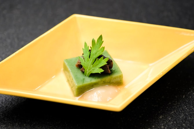 先附：蓬豆富 エスカルゴ 新玉葱。