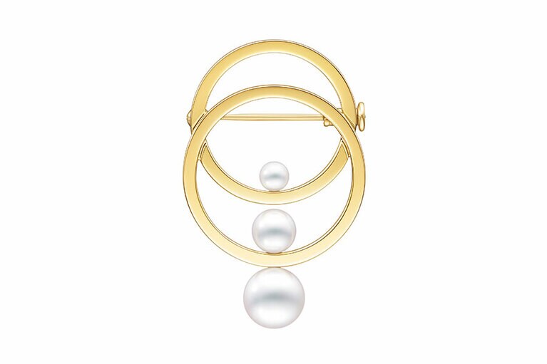 「コズミック ブローチB4444」(YG/あこや真珠)473,000円。