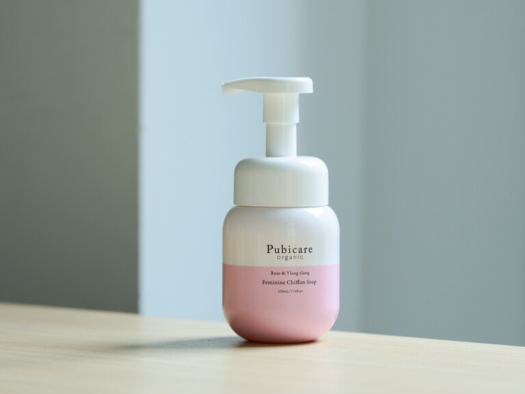 ピュビケアオーガニック フェミニンシフォンソープRY 220mL 2,750円。
