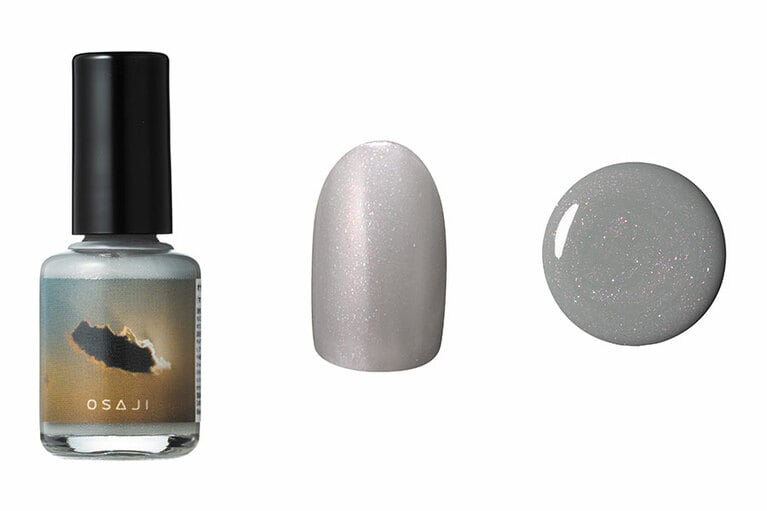 シアーなグレーにピンクとブルーのパールがきらめく、302 Wasurenaide〈忘れないで〉。