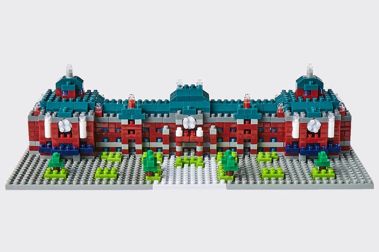 JR東日本商品化許諾済。nanoblock®「東京駅丸の内駅舎」 2,700円。