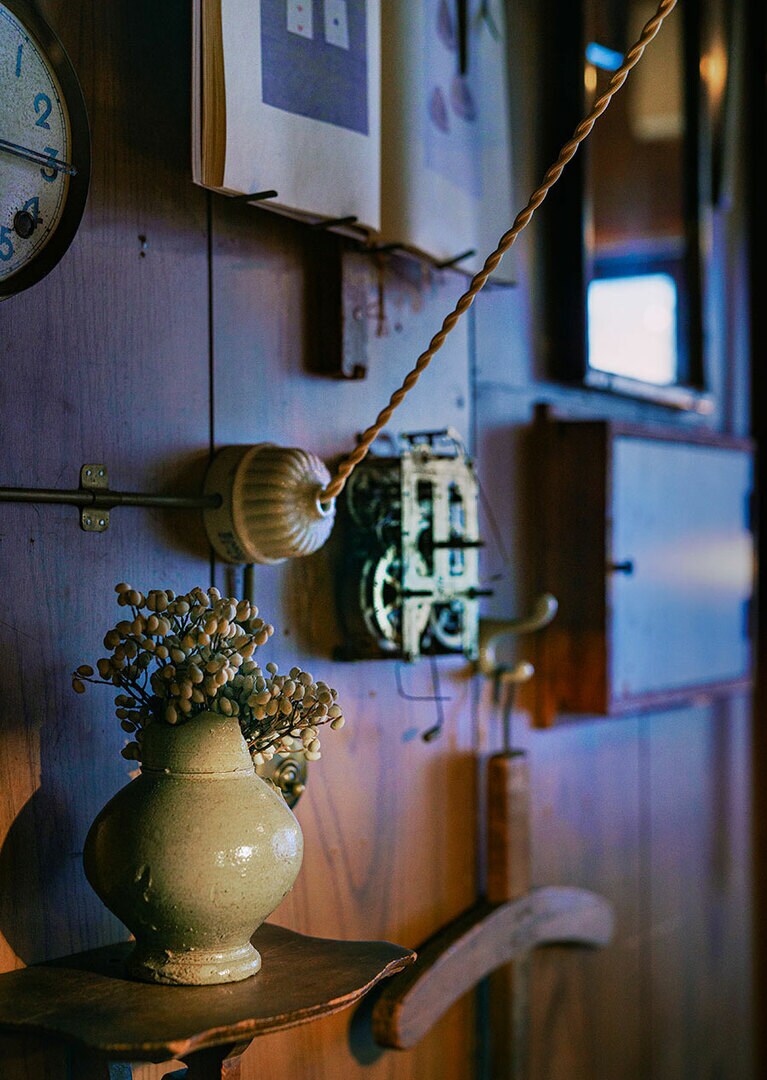 空き家だったこの建物に出会ったとき、𠮷田さん夫妻は「ここだ！」と直感して顔を見合わせたという。価値観を共有し、同じ方向を見つめて歩んできた本当に素敵なカップルだ。