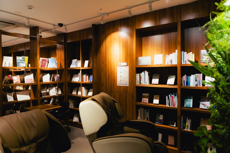 本の量も充実。小説からアートまで。