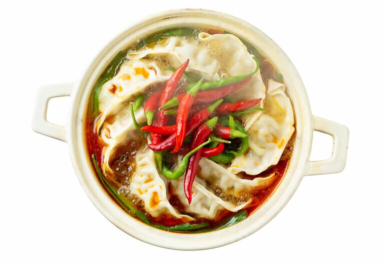 今年の鍋は、スパイスが「主役」。そう。唐辛子も生でどっかり！