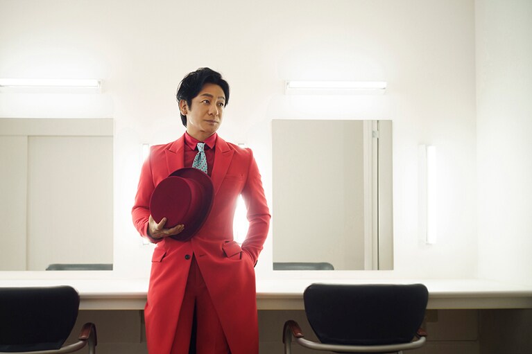 あるシーンに忍ばせた歌舞伎のエッセンスを明かす片岡愛之助さん／撮影　文藝春秋