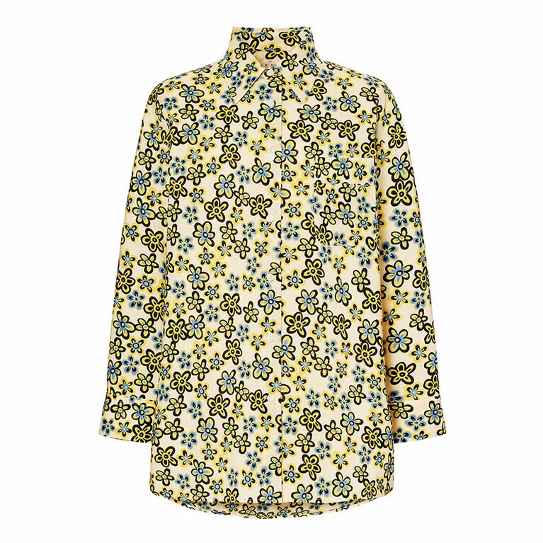 オーバーサイズシャツ(長袖) 3,990円。