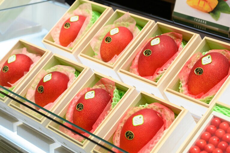 鮮やかな赤は完熟のしるし。