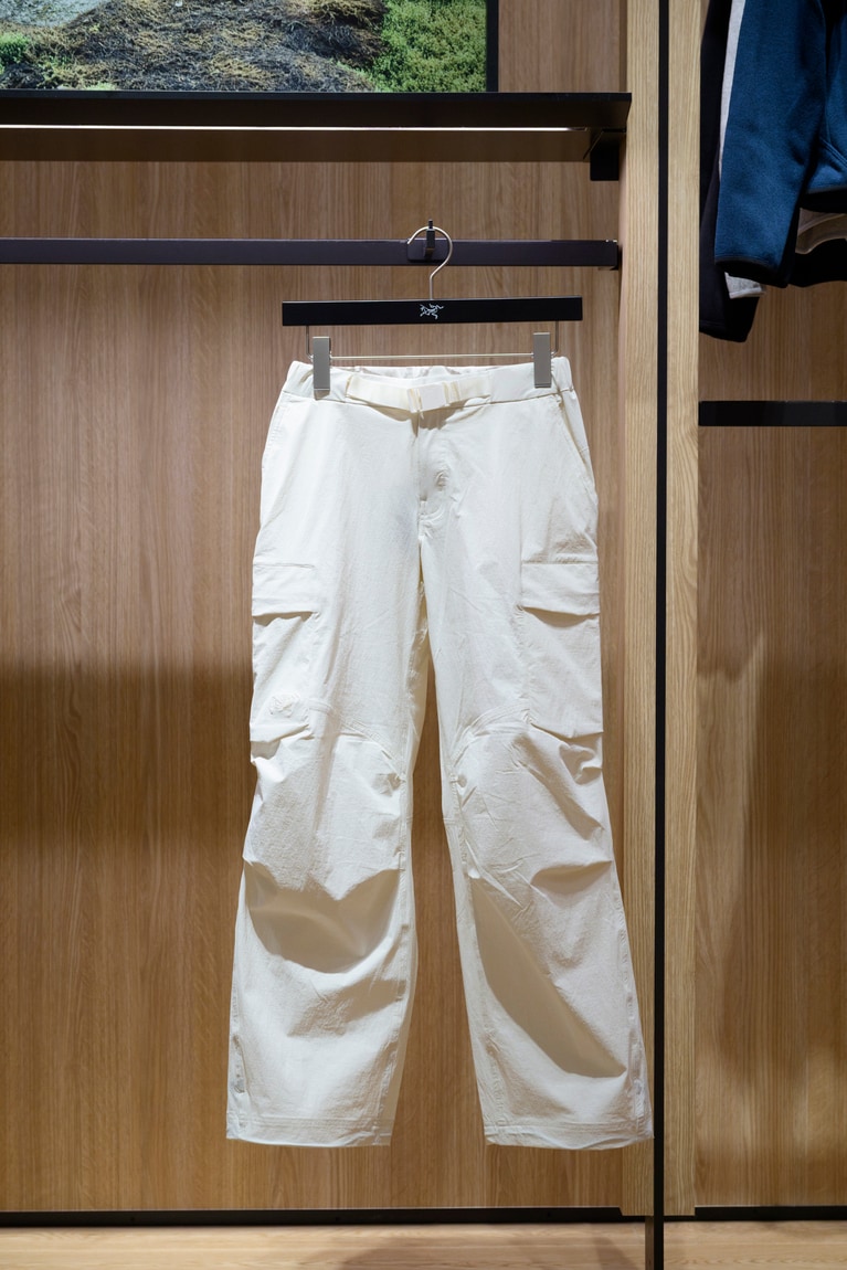 カラー／Arctic Silk（アークティックシルク）。¥39,600