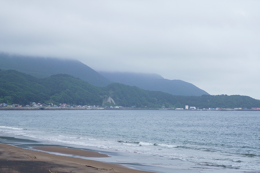 海岸線から急に陸地が立ち上がっているため、恵山岬周辺は夏でも霧が発生しやすい。