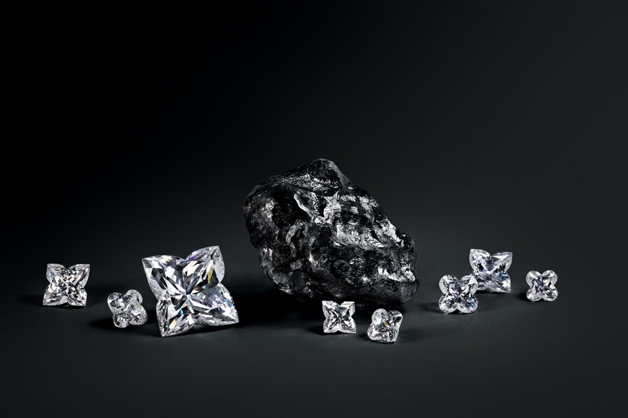 「スウェロ」からどんな表情のダイヤモンドが生み出されるのか、想像するだけでロマンティックな気持ちに。Photographer: Lorenzo del Francia