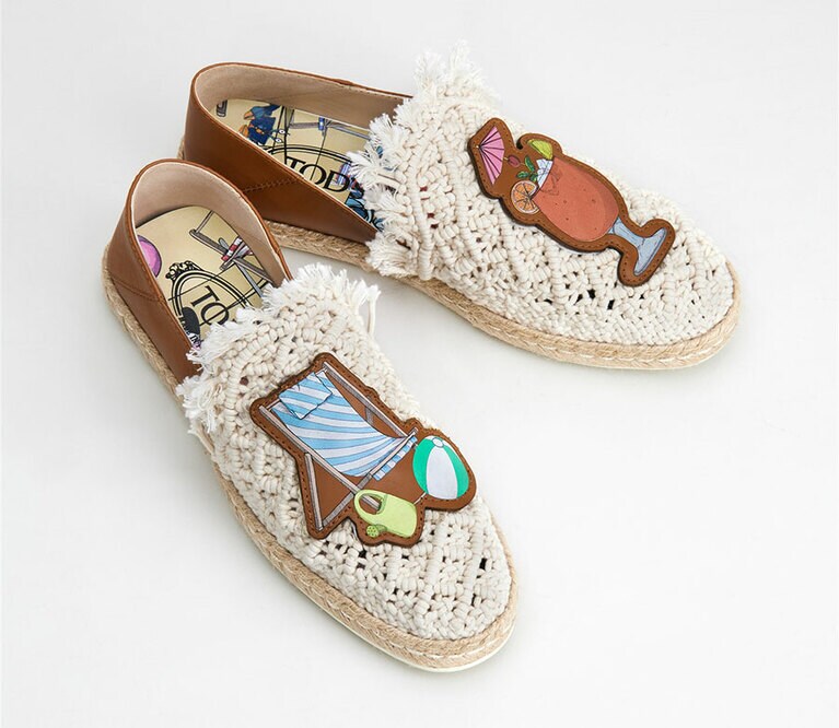 スリッポン H2cm 119,900円。