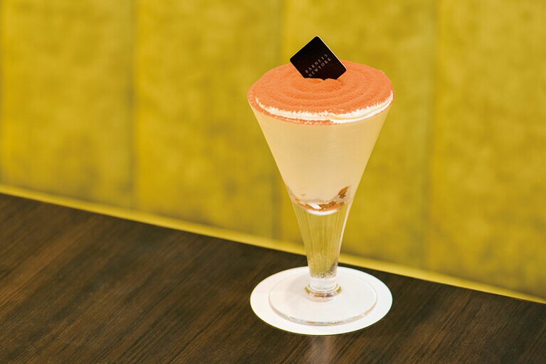 バーニーズ パフェ ティラミス 1,600円。