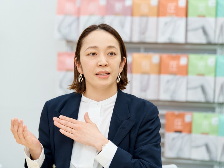 「2011年のブランドデビュー当時と、2019年のリブランディング開始当時とでは、女性が考える美の概念に変化がありました」(加藤さん)