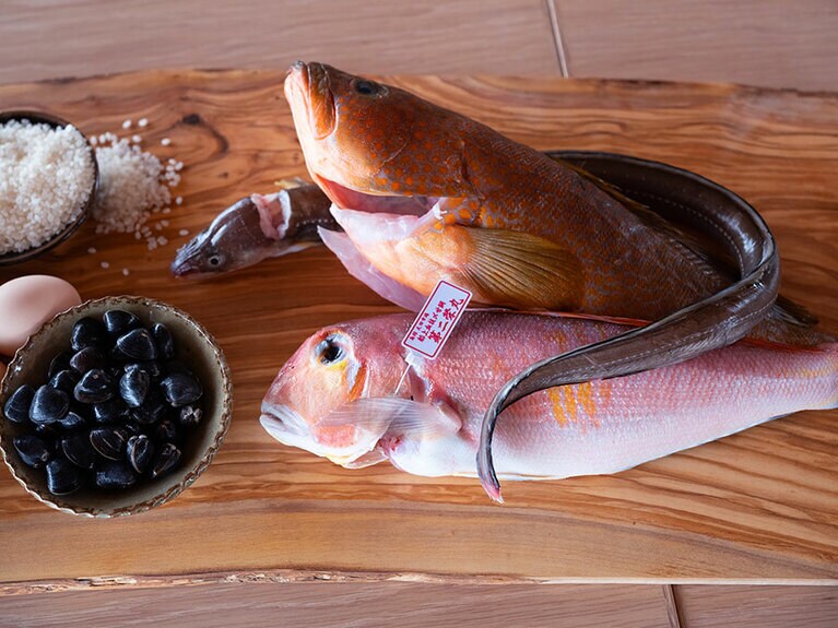 日本海の新鮮魚介は旨み抜群。