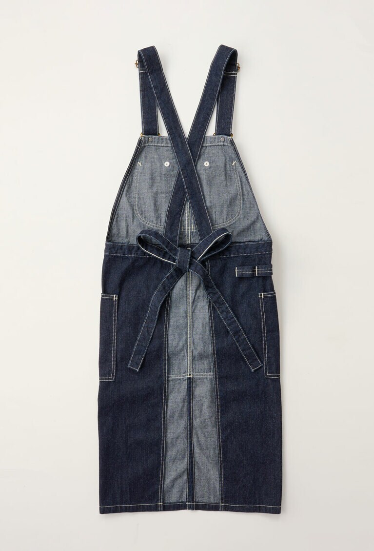 CAMPING APRON サイズ：M 16,500円。