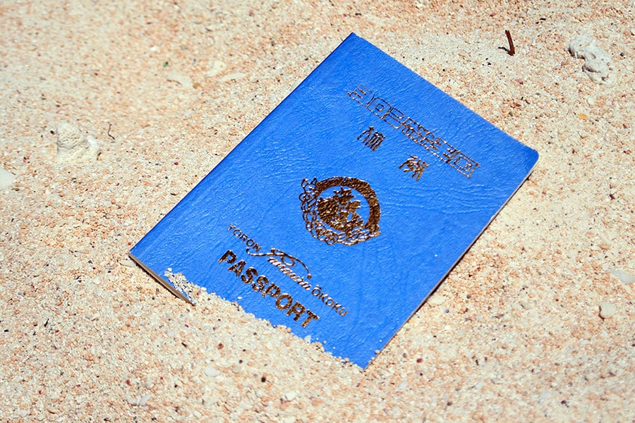 独立国「パナウル王国」として、パスポートも発給。いろんな店舗でお得な特典が受けられます。