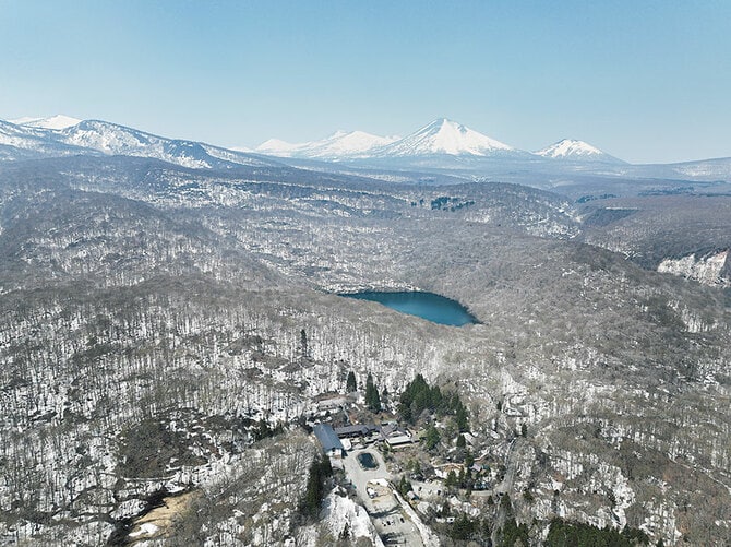 自然を感じる宿【青森県・蔦温泉】 雄大な八甲田、ブナの原生林に佇む 源泉湧き流しの湯でデトックス | ゆったりと深呼吸できる温泉 へ地球を感じ、自然と一体化できる宿