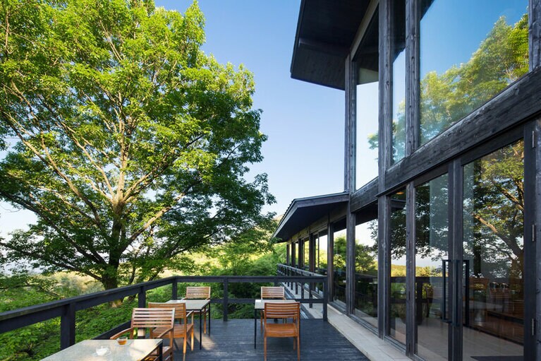 界 阿蘇［大分／瀬の本温泉］絶景テラス。