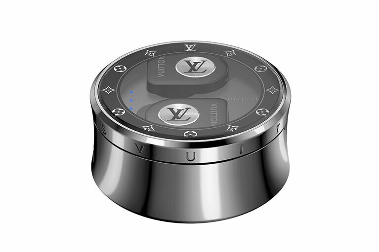 「ルイ・ヴィトン ホライゾン イヤホン-ジェットブラック」。©Louis Vuitton