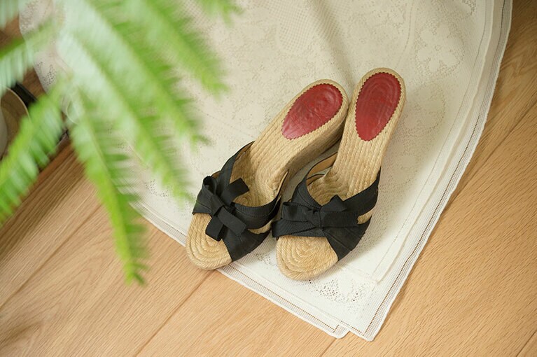 ウエッジソールは、ヒールが高くても歩きやすい。