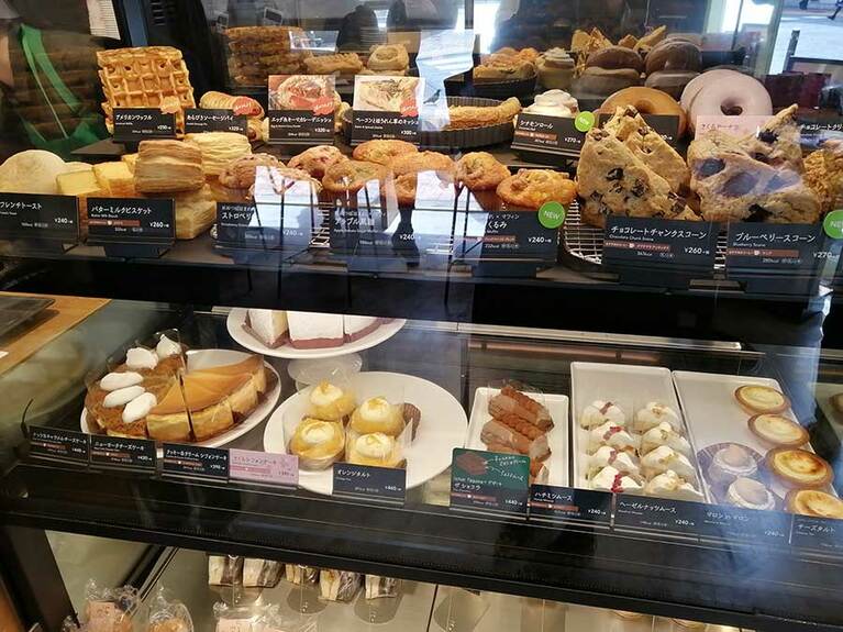 フードも新作が登場。