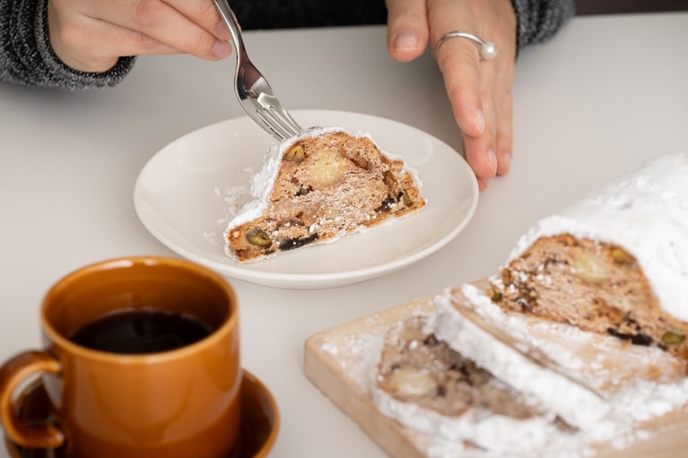 サクサクした生地に、しっとりしたドライフルーツが。