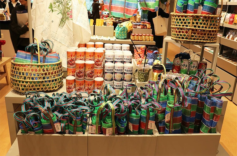 バッグ2号・3号サイズ 483円、4号・5号サイズ 583円。