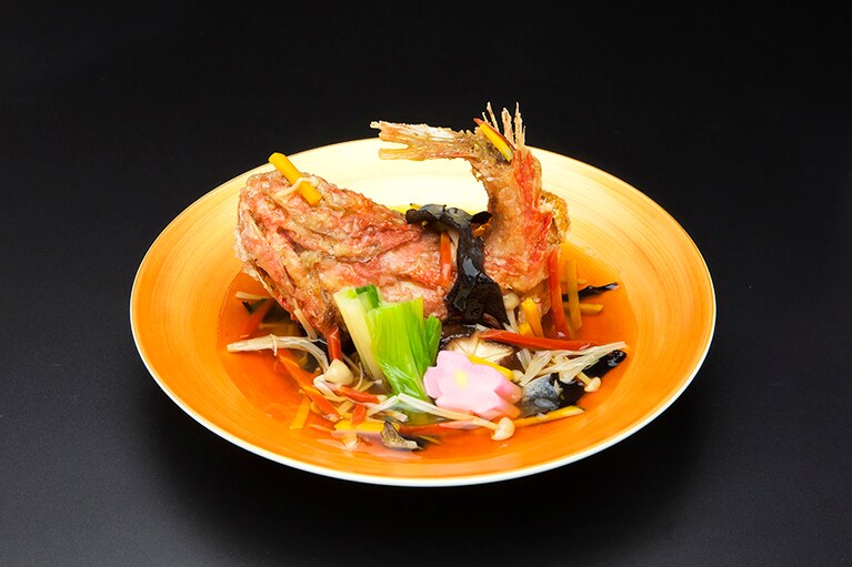 栄屋ホテル［山形／天童温泉］カサゴの餡かけ。